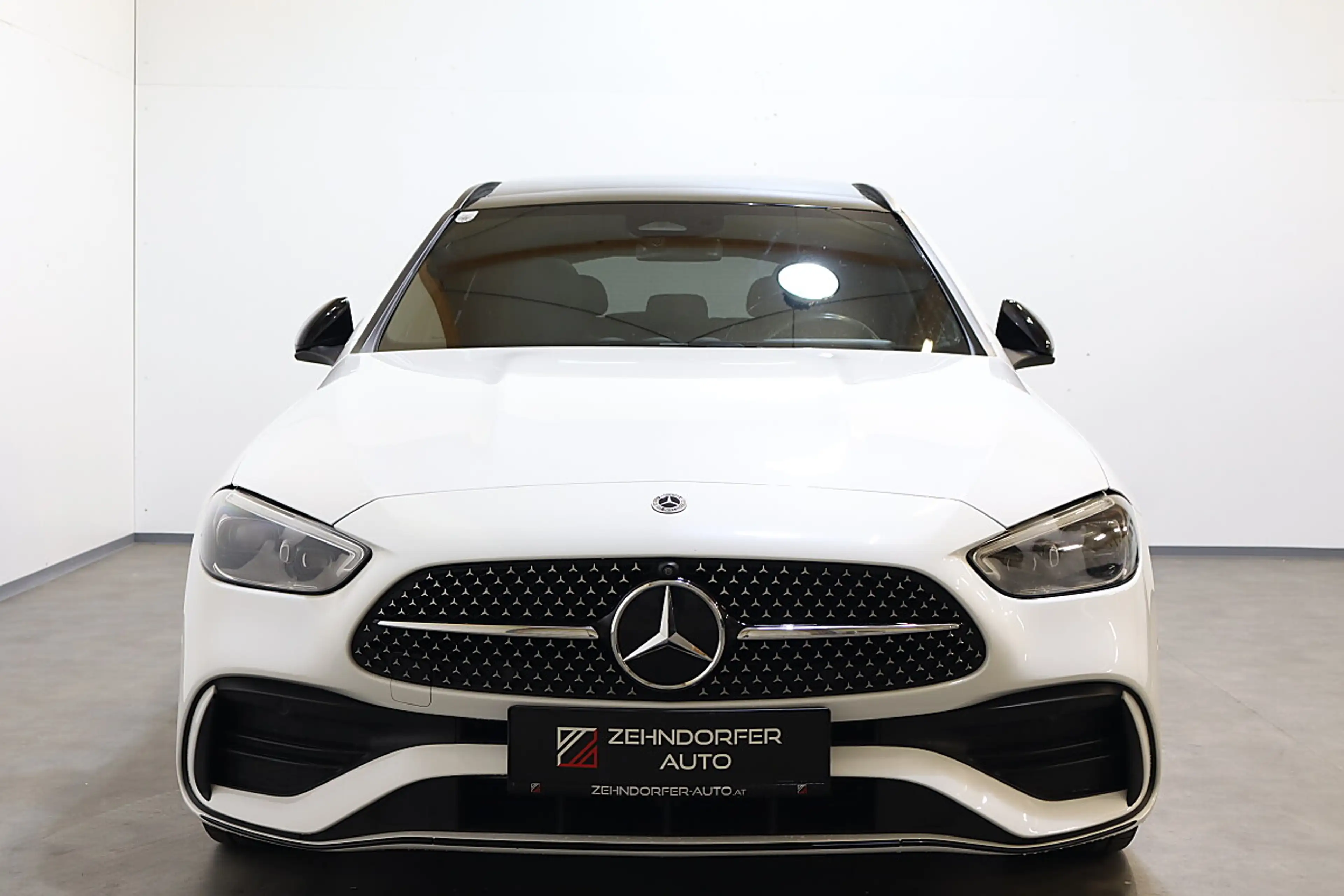 Mercedes-Benz C 220 d AMG | 4Matic|PANO|AHK|360°|Soundsystem — photo 3