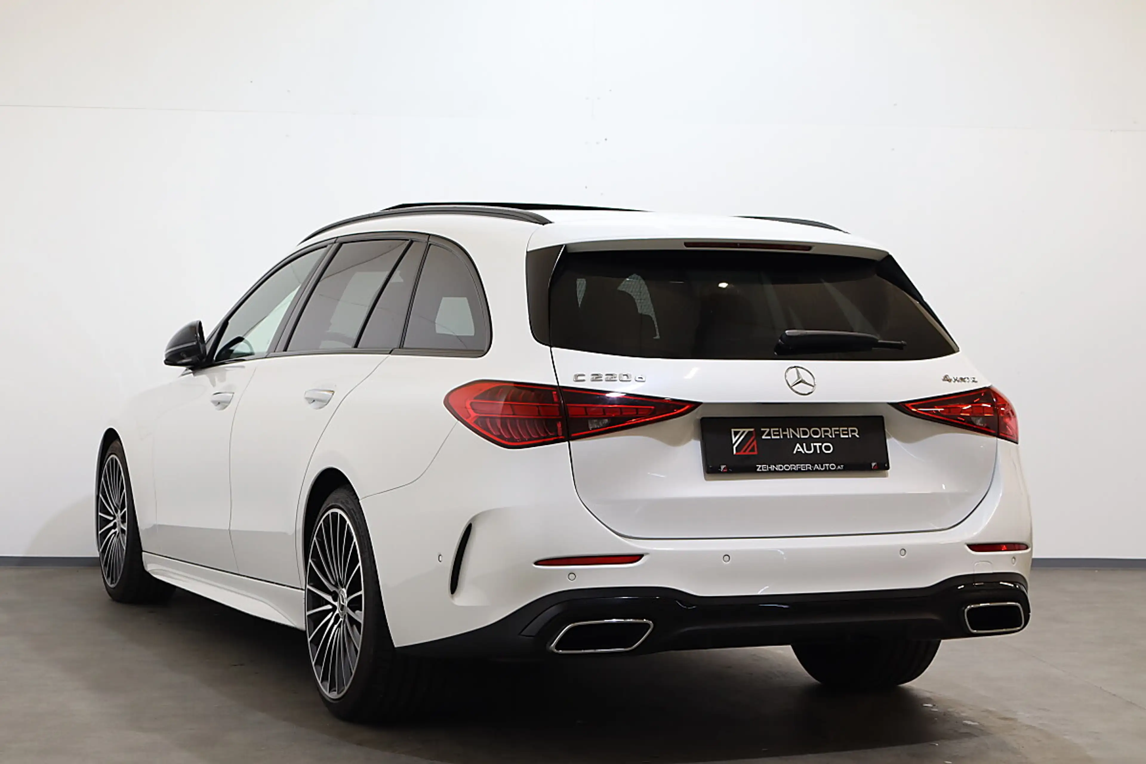 Mercedes-Benz C 220 d AMG | 4Matic|PANO|AHK|360°|Soundsystem — photo 4