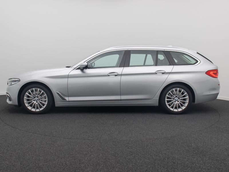 BMW 530 LuxuryLine Panoram 360°HUD HiFi DisplKey — photo 11