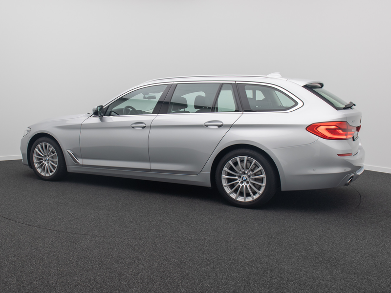 BMW 530 LuxuryLine Panoram 360°HUD HiFi DisplKey — photo 10