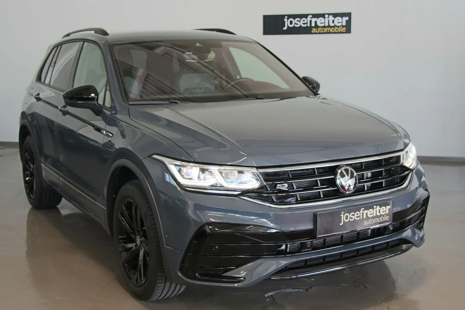 Volkswagen Tiguan R-Line 4Motion 2.0 TDI SCR 110kW 7-Gang DSG Grau - 1