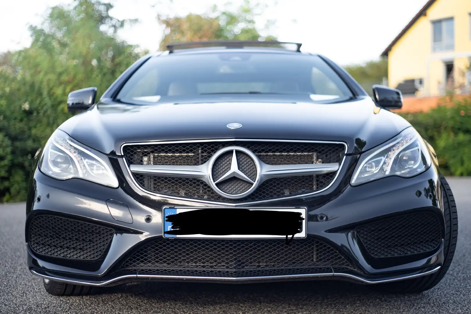 Mercedes-Benz E 400 AMG-Line, Pano, 19" AMG Felgen, LED Negro - 2
