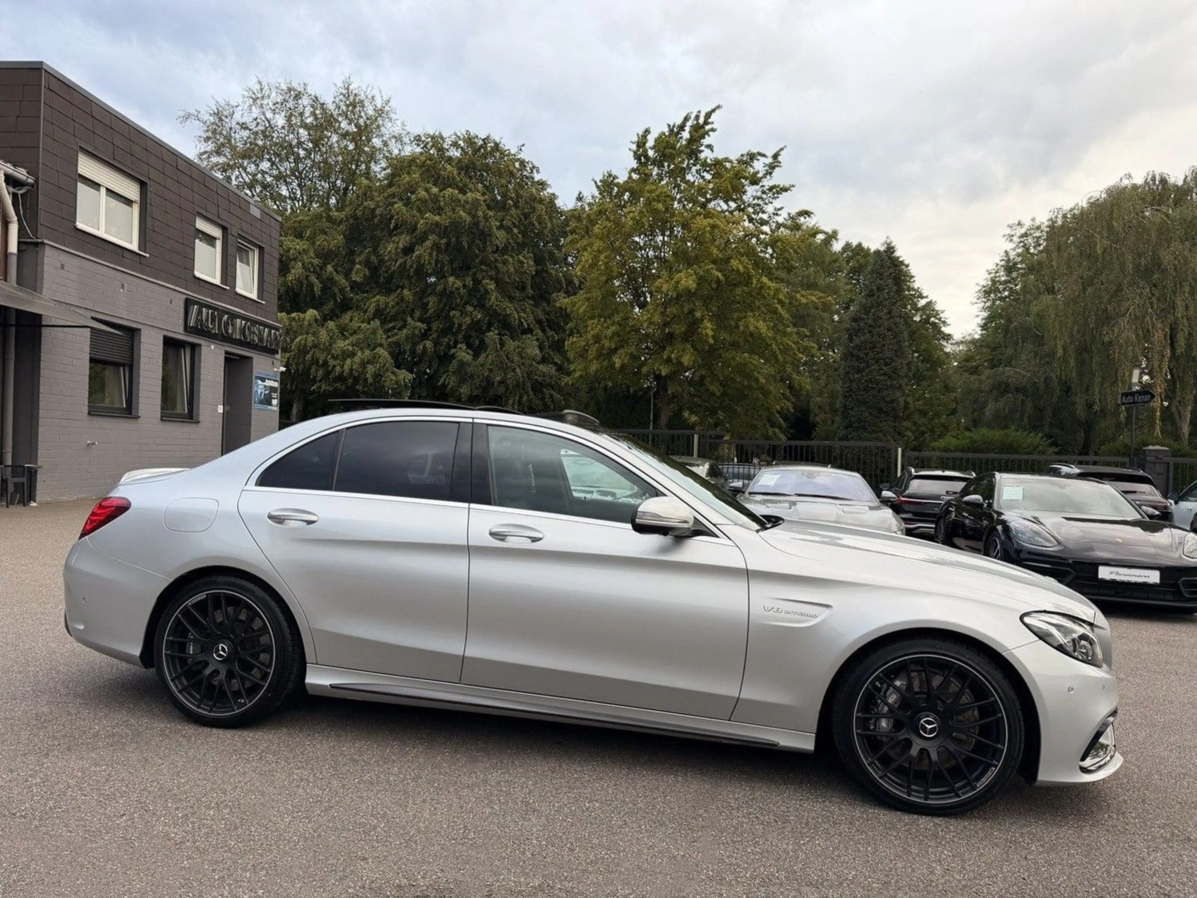 Mercedes-Benz C 63 AMG *DRIVERS/PERF.AGA/CARBON/DTR+/PANO/HUD* — photo 3