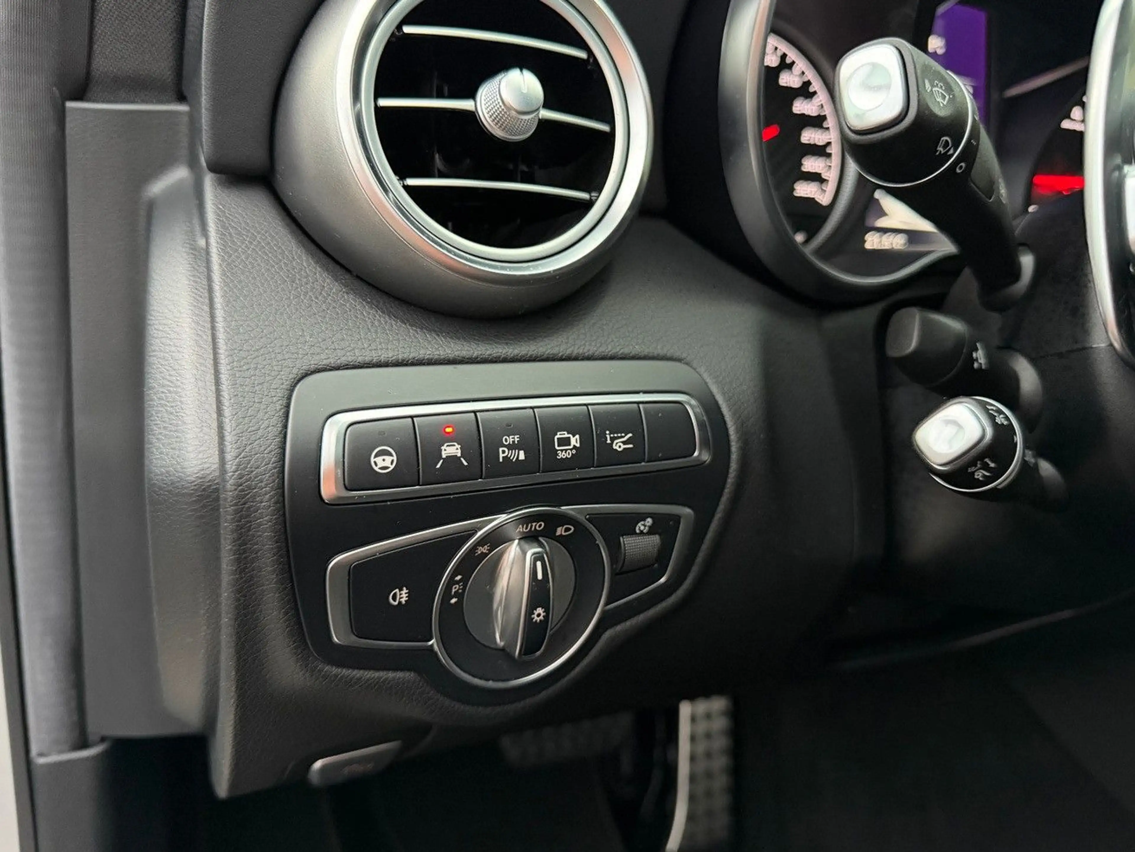 Mercedes-Benz C 63 AMG *DRIVERS/PERF.AGA/CARBON/DTR+/PANO/HUD* — photo 14