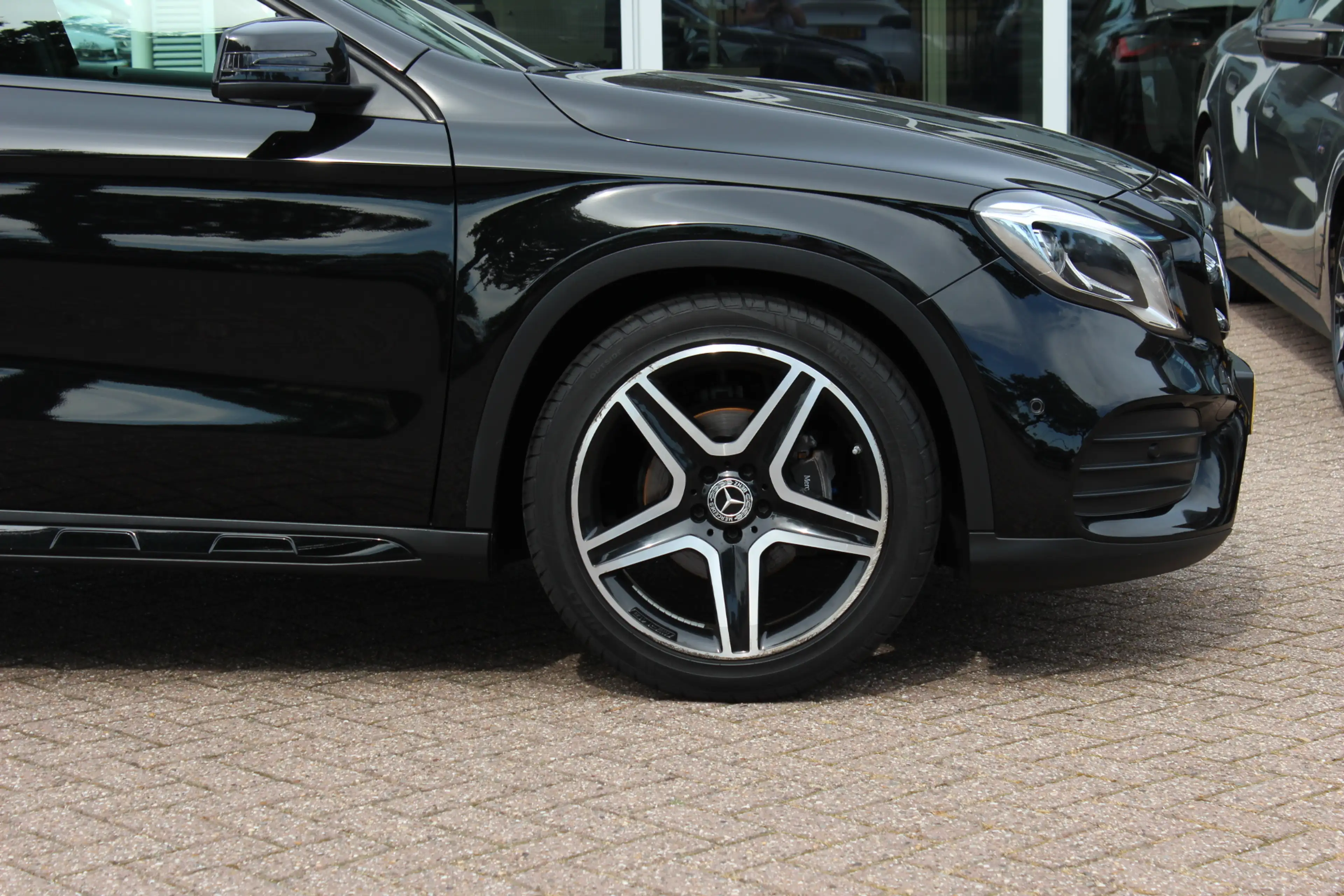 Mercedes-Benz GLA 180 Business Solution AMG Night Upgrade / Camera / App — photo 14