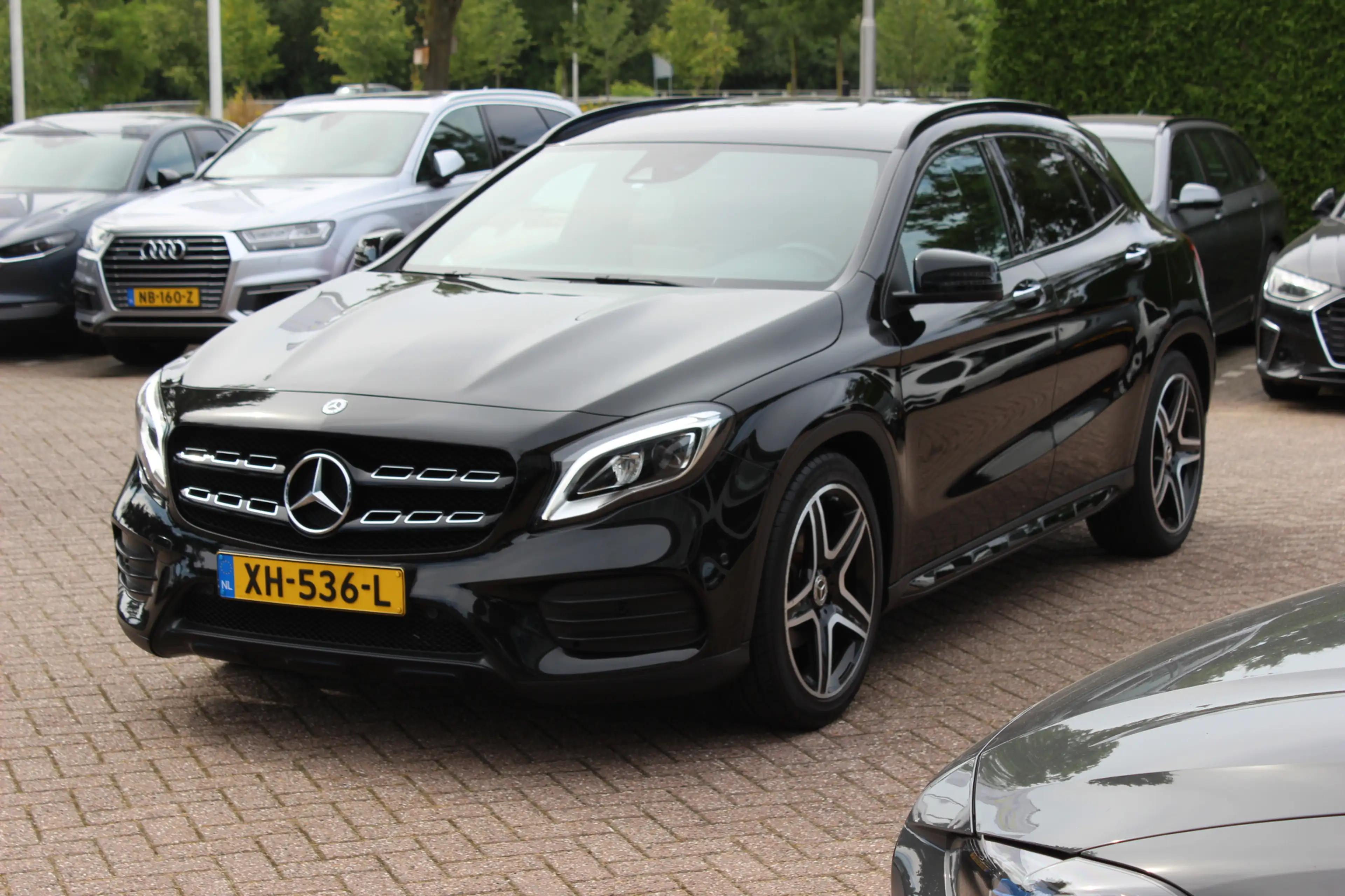 Mercedes-Benz GLA 180 Business Solution AMG Night Upgrade / Camera / App — photo 6
