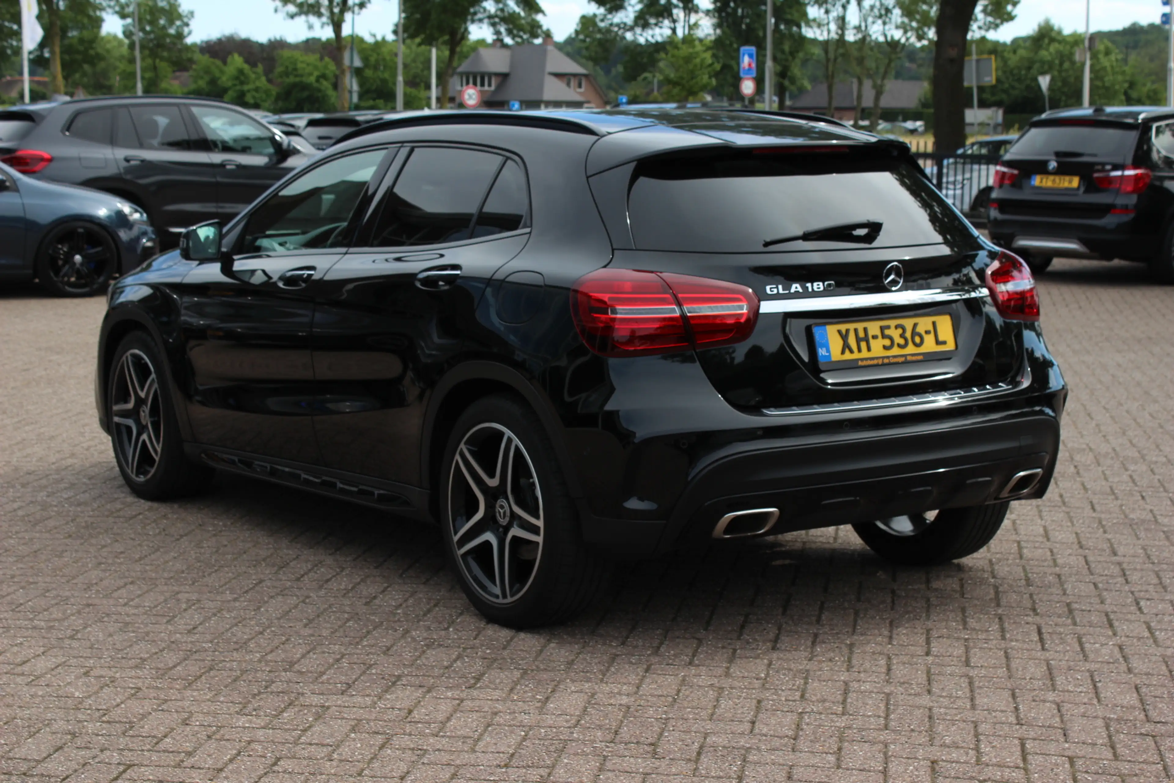 Mercedes-Benz GLA 180 Business Solution AMG Night Upgrade / Camera / App — photo 3
