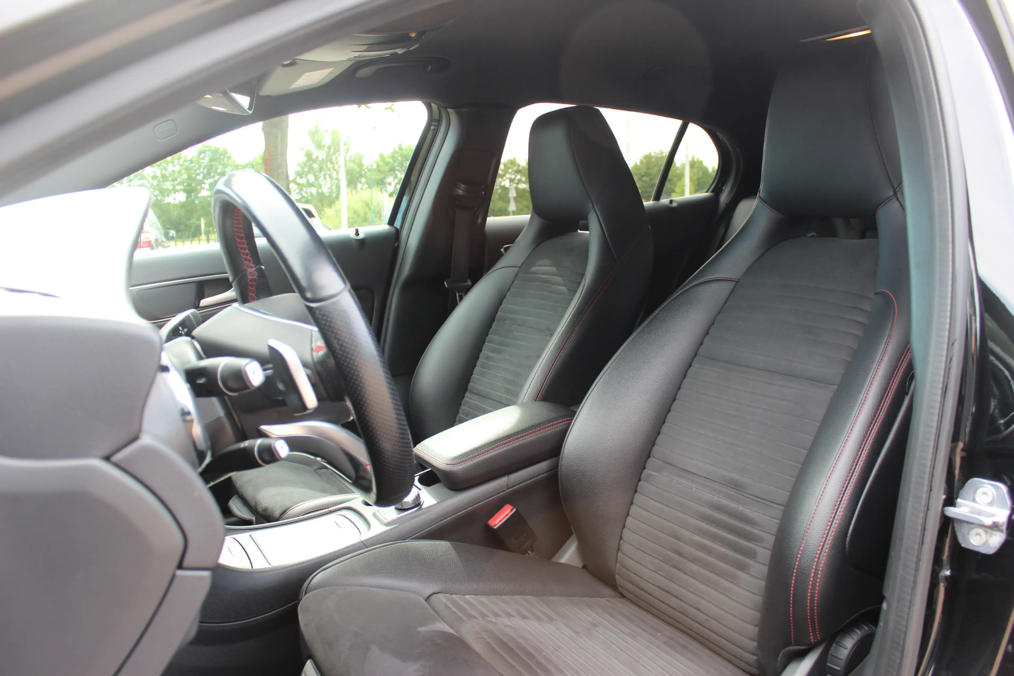 Mercedes-Benz GLA 180 Business Solution AMG Night Upgrade / Camera / App — photo 4