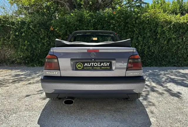 Volkswagen Golf view 4