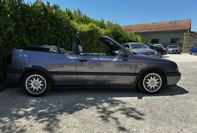 Volkswagen Golf view 8