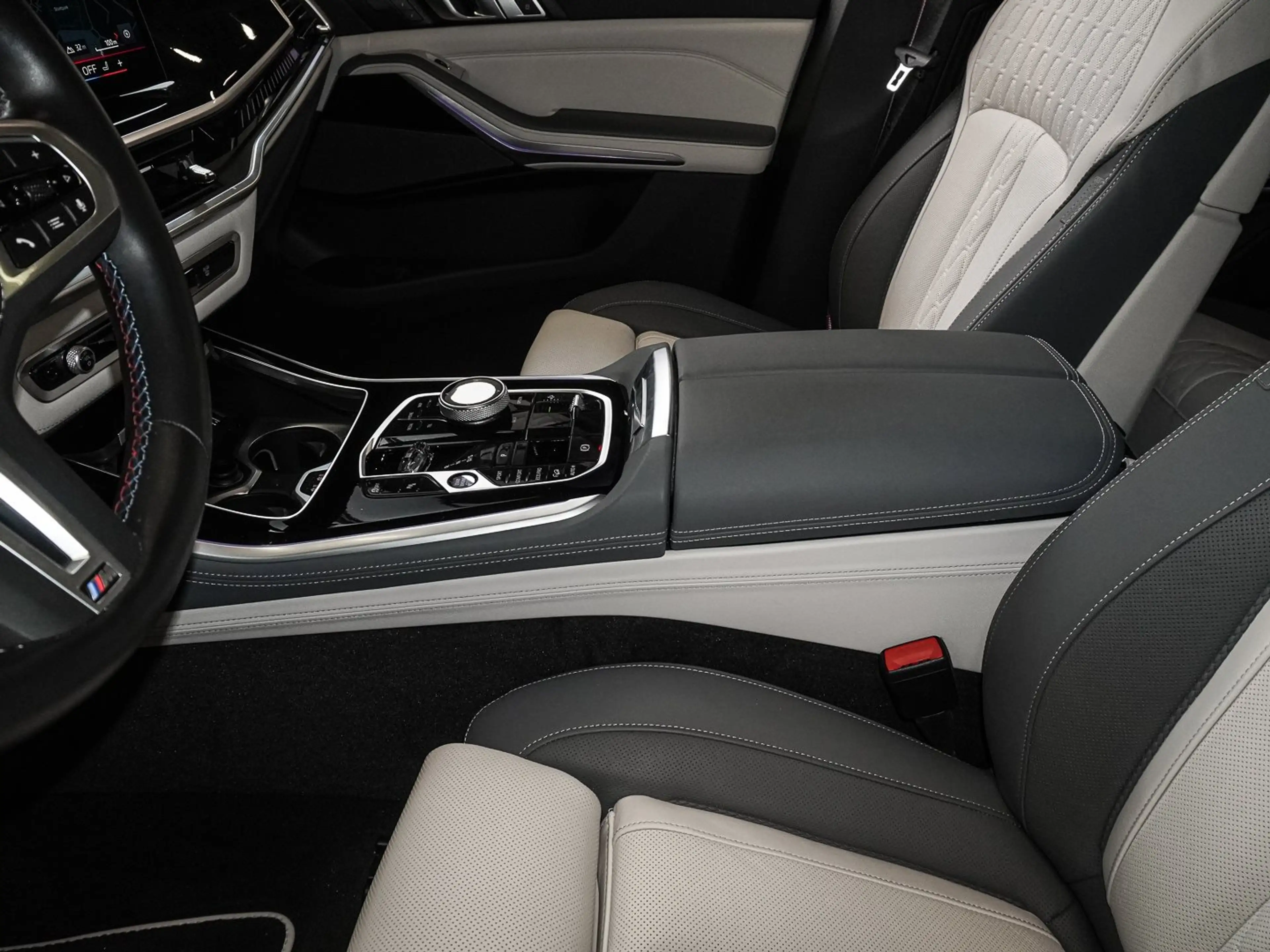 BMW X5 M60i xDrive AHK, Soft-Close, Massage, Pano, Harman — photo 14