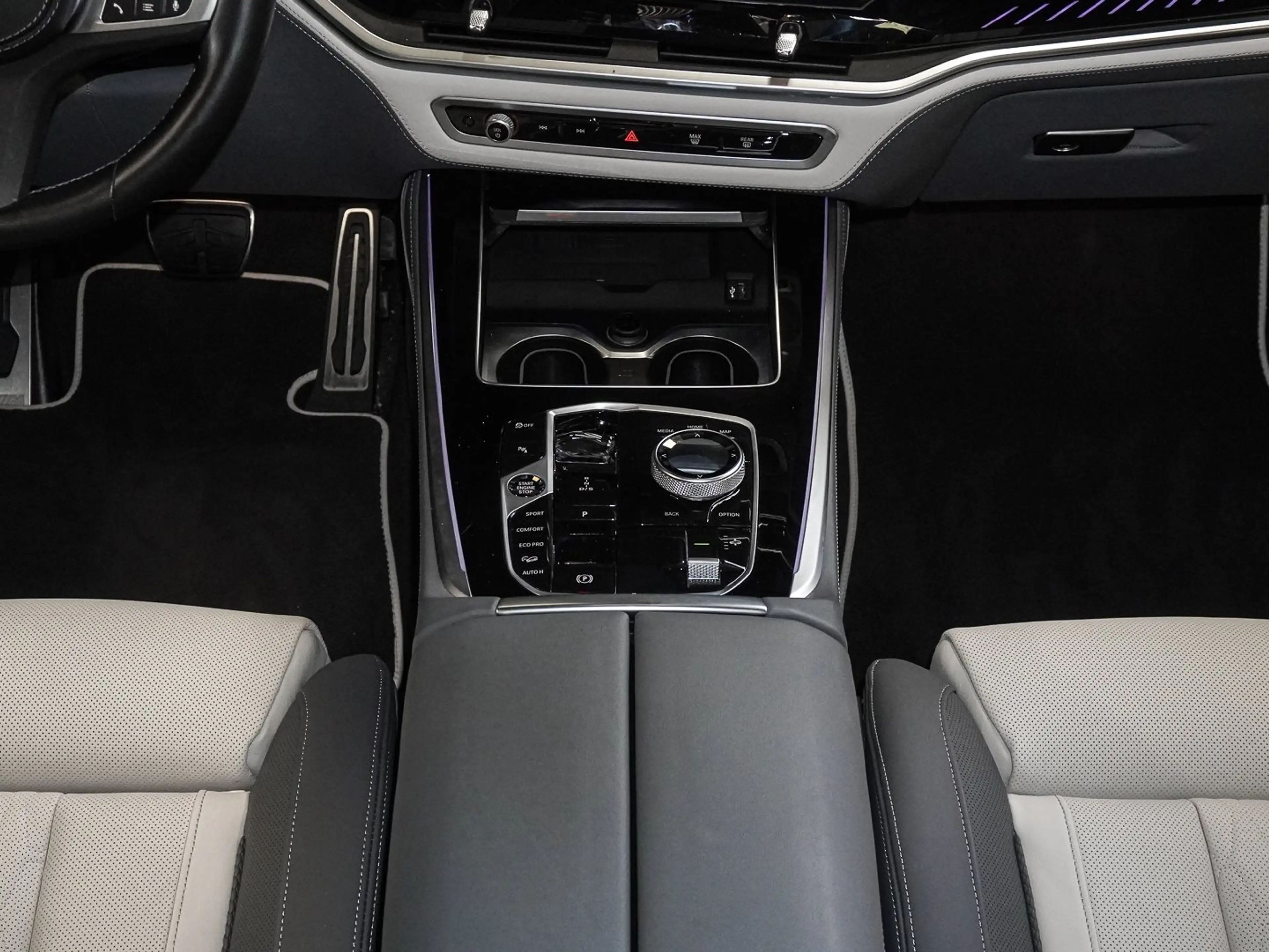 BMW X5 M60i xDrive AHK, Soft-Close, Massage, Pano, Harman — photo 13