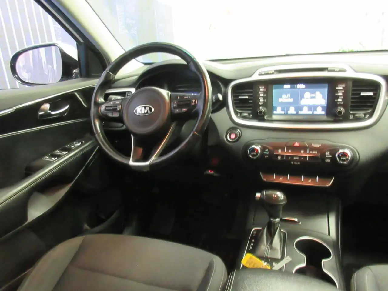 Kia Sorento снимка Kia Sorento