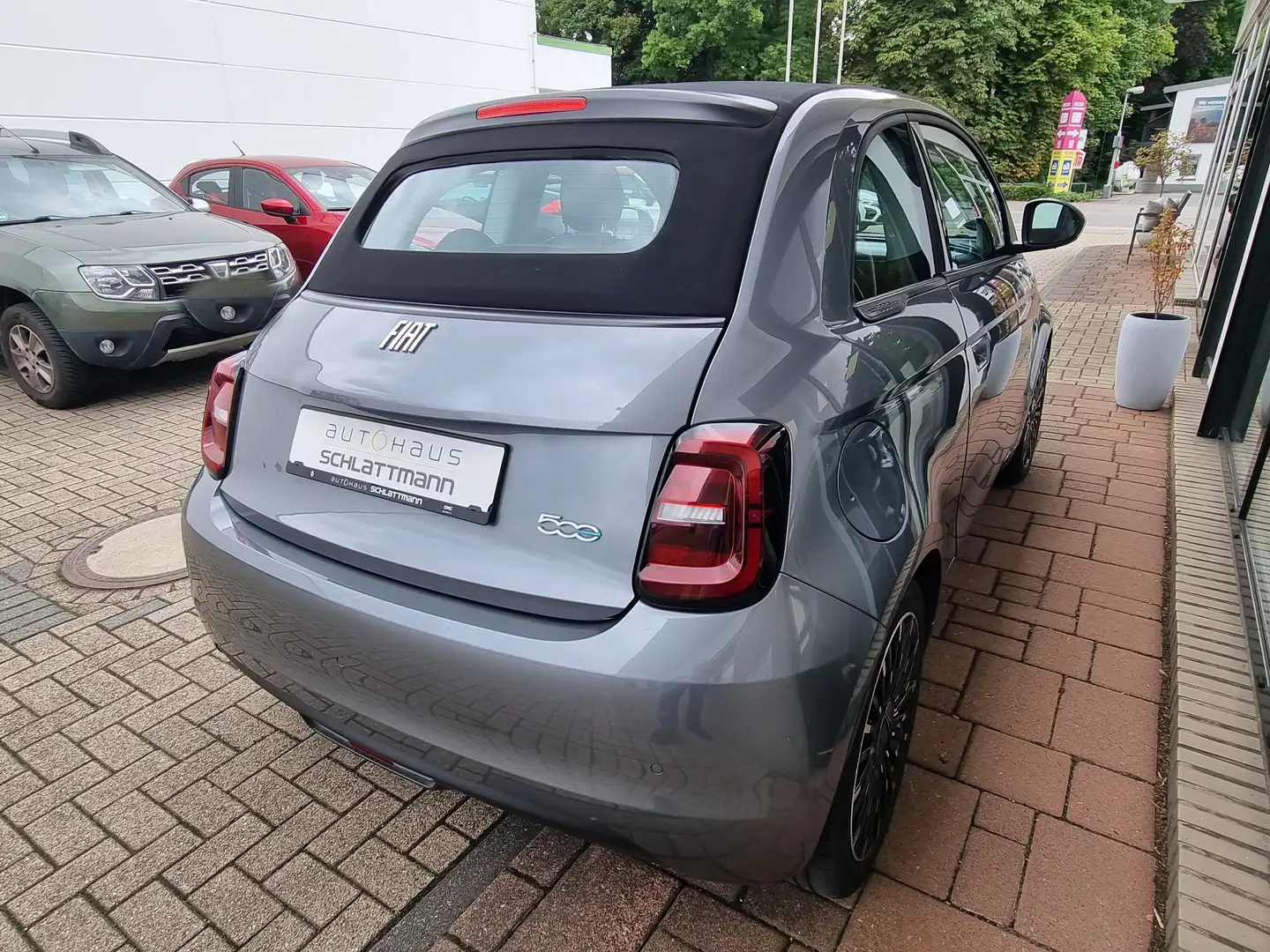 Fiat 500e Cabriolet Icon 42 kwh*Navi*Winter*Komfortpaket* Grau - 2