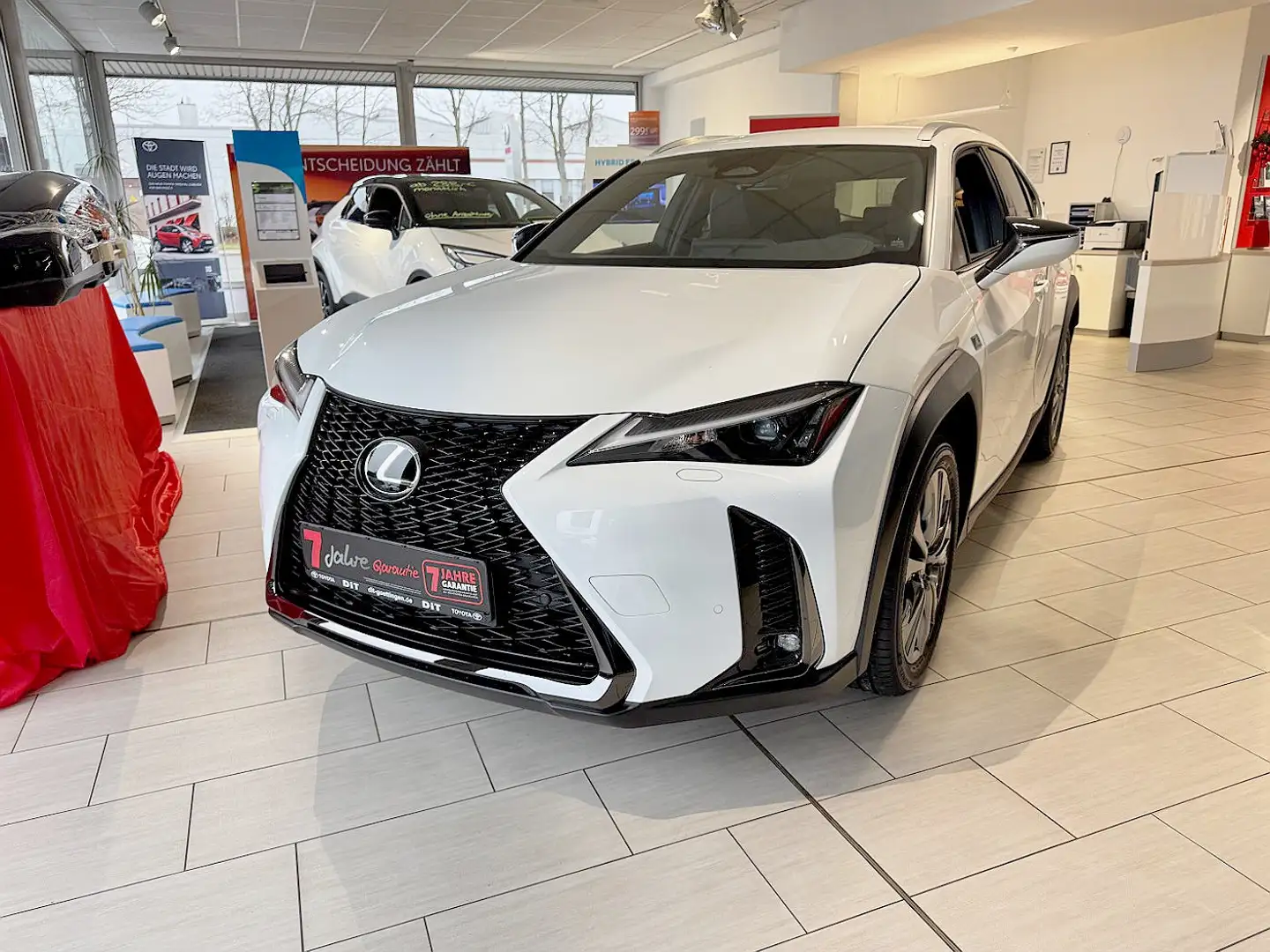 Lexus UX 300h F Sport Design Weiß - 1