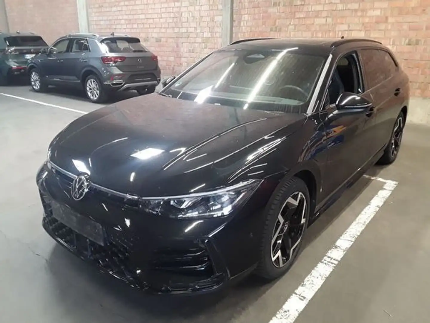 Volkswagen Passat Variant R-LINE BLACK STYLE 1.5eTSI 177PS DSG HYBRID NP.77T Schwarz - 2