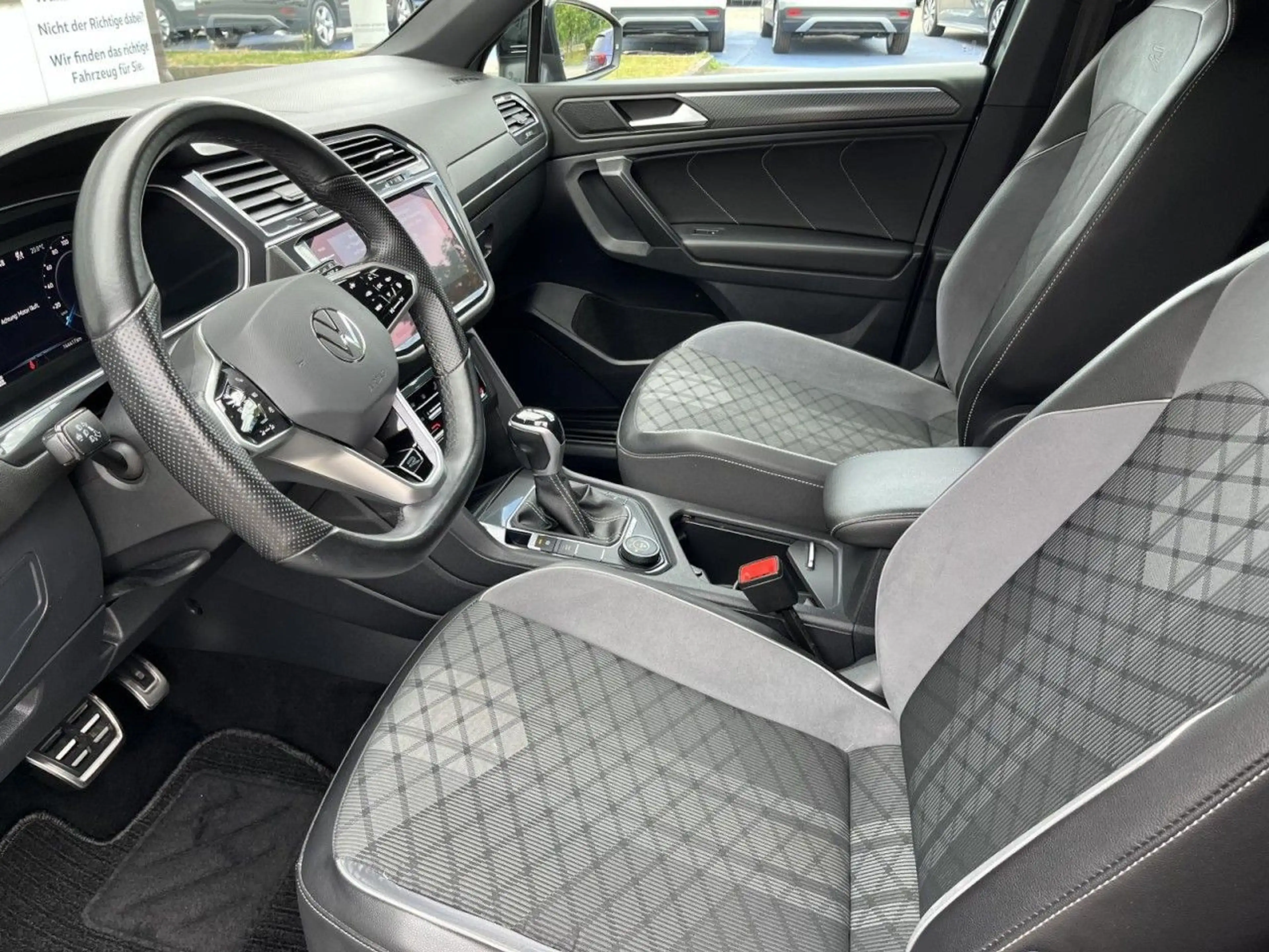 Volkswagen Tiguan Allspace 2,0 TDI DSG 4Motion R-Line Black — photo 9