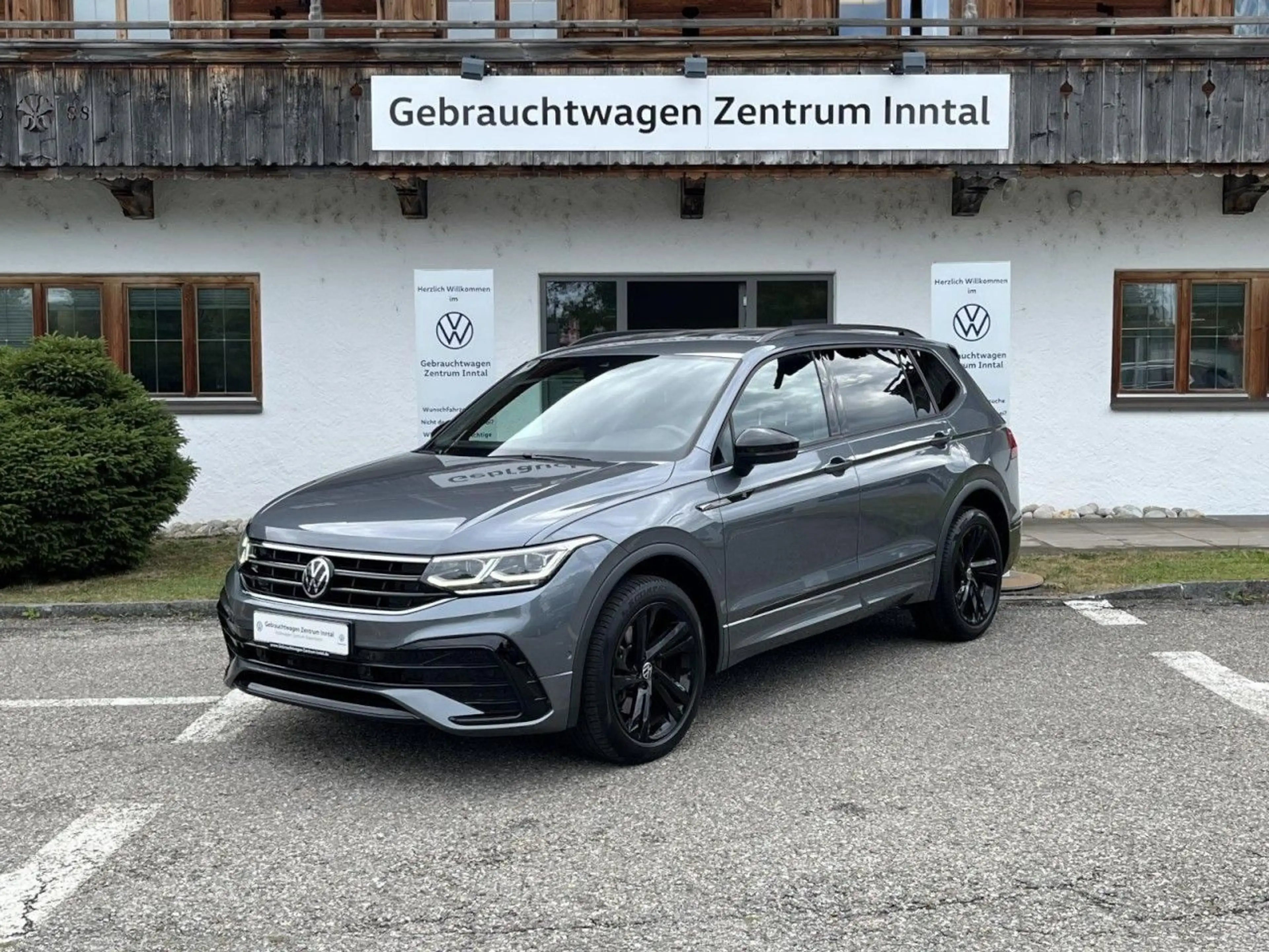 Volkswagen Tiguan Allspace 2,0 TDI DSG 4Motion R-Line Black — photo 2