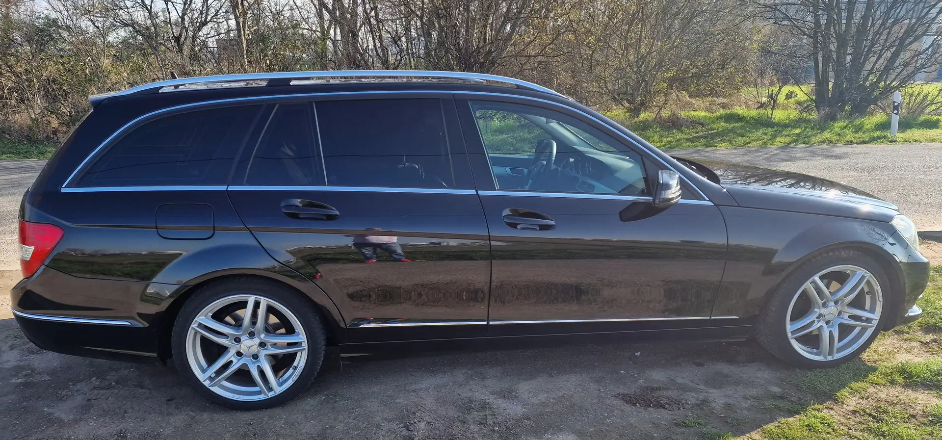 Mercedes-Benz C 200 C 200 T (BlueEFFICIENCY) 7G-TRONIC Avantgarde Schwarz - 1