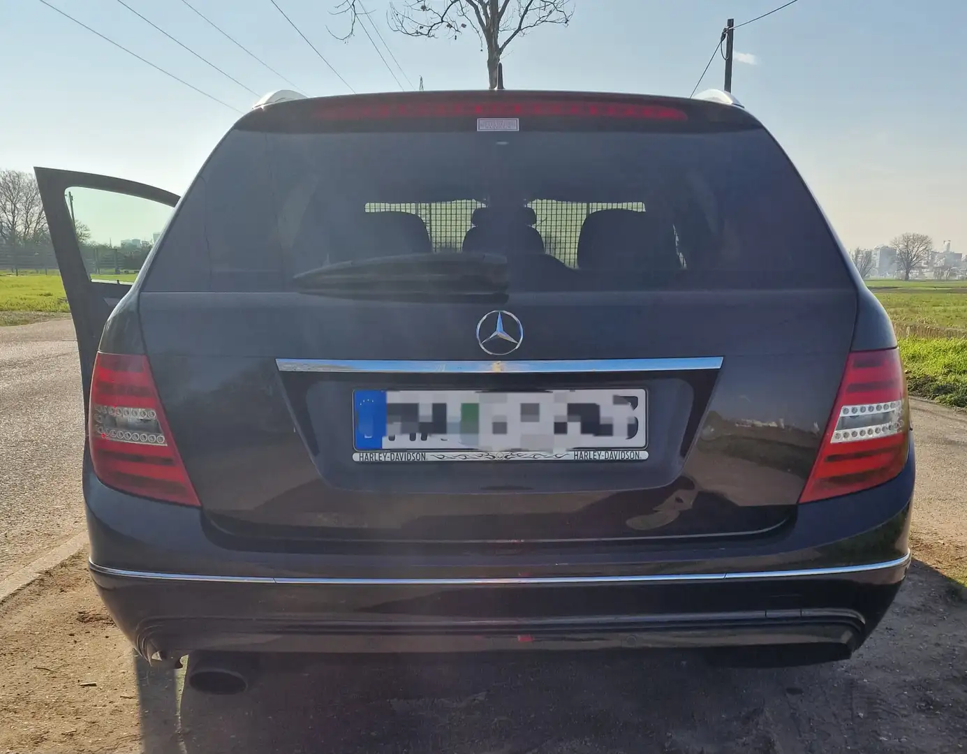 Mercedes-Benz C 200 C 200 T (BlueEFFICIENCY) 7G-TRONIC Avantgarde Schwarz - 2