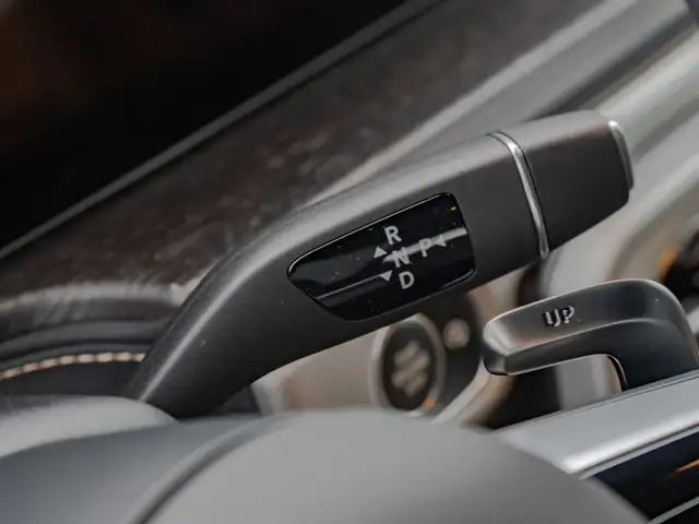 Mercedes-Benz G-Class view 13