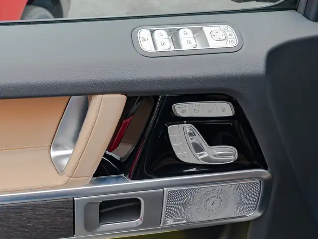 Mercedes-Benz G-Class view 10
