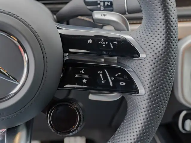 Mercedes-Benz G-Class view 14