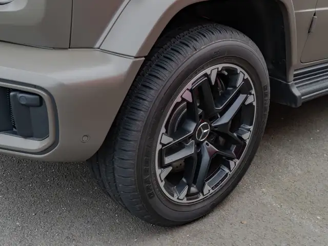 Mercedes-Benz G-Class view 4