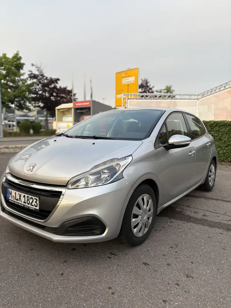 Peugeot 208 1.2 Petrol PureTech TUV bis 02.2027 Grau - 1