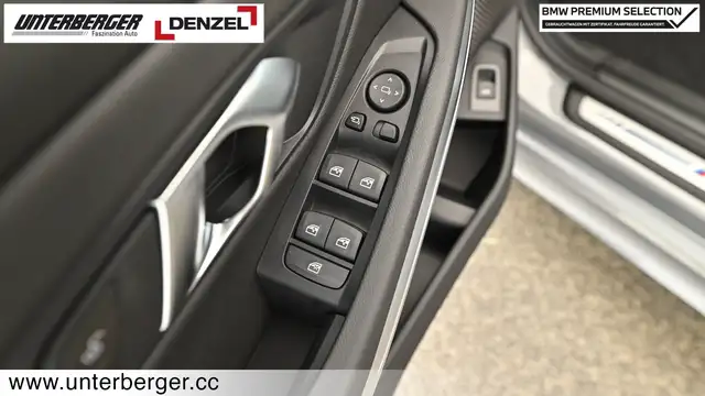 BMW 3 Series view 13