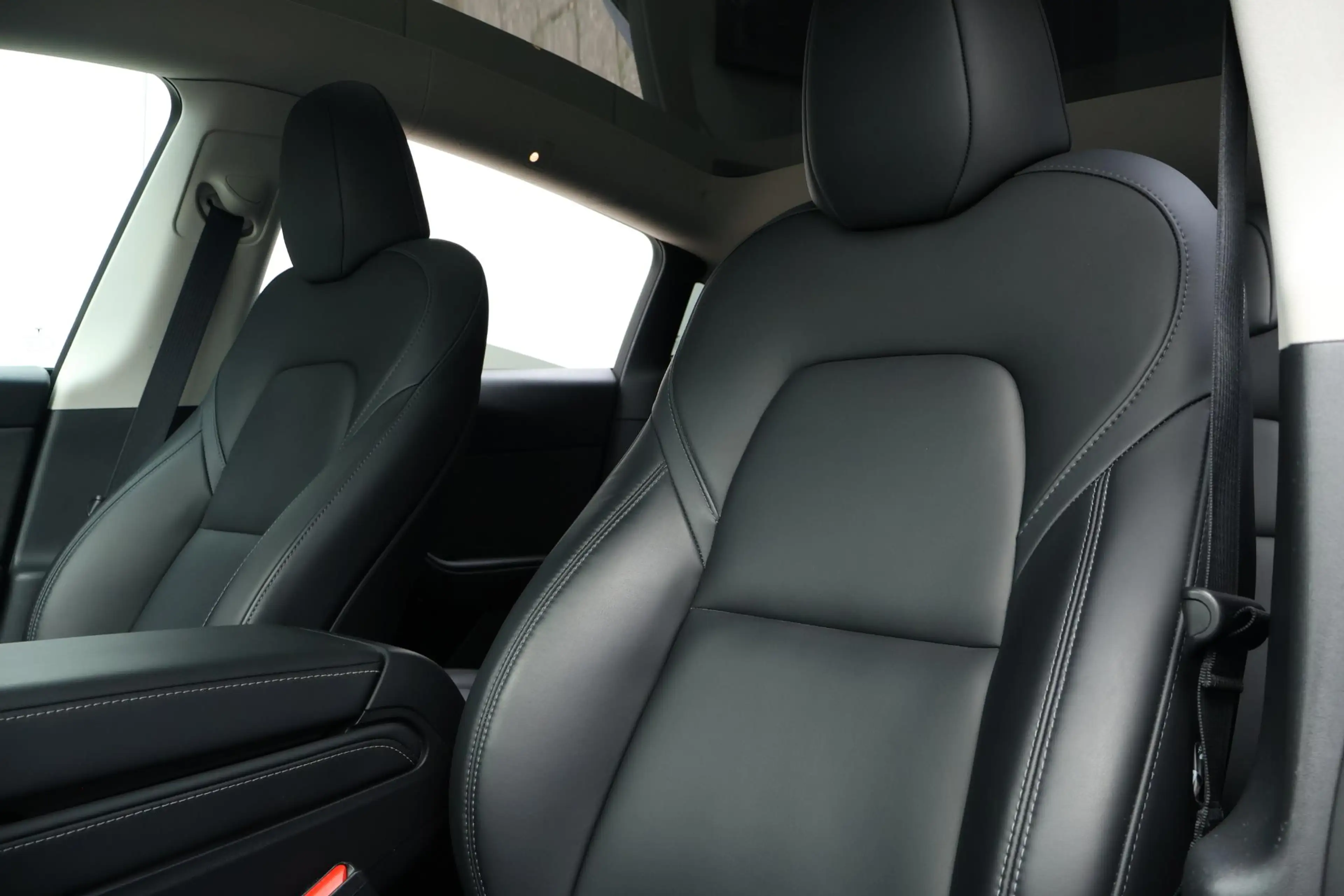 Tesla Model Y Long Range AWD 75 kWh / Trekhaak / Pano / Adaptive — photo 11