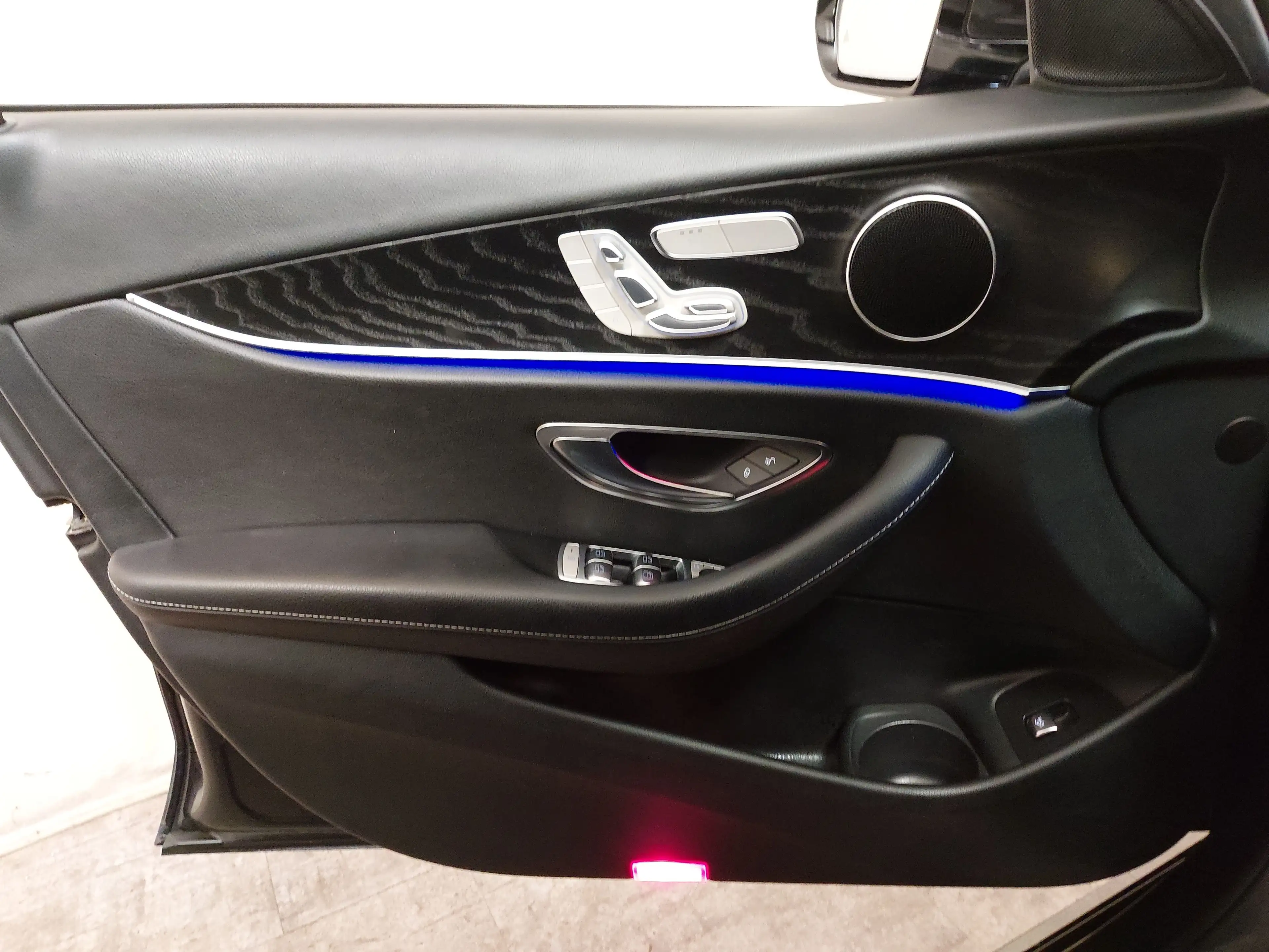 Mercedes-Benz E 300 E 300 NAVI TEMPO MFL SHZ VC KAMERA ACC LED MEMORY RFK — photo 5