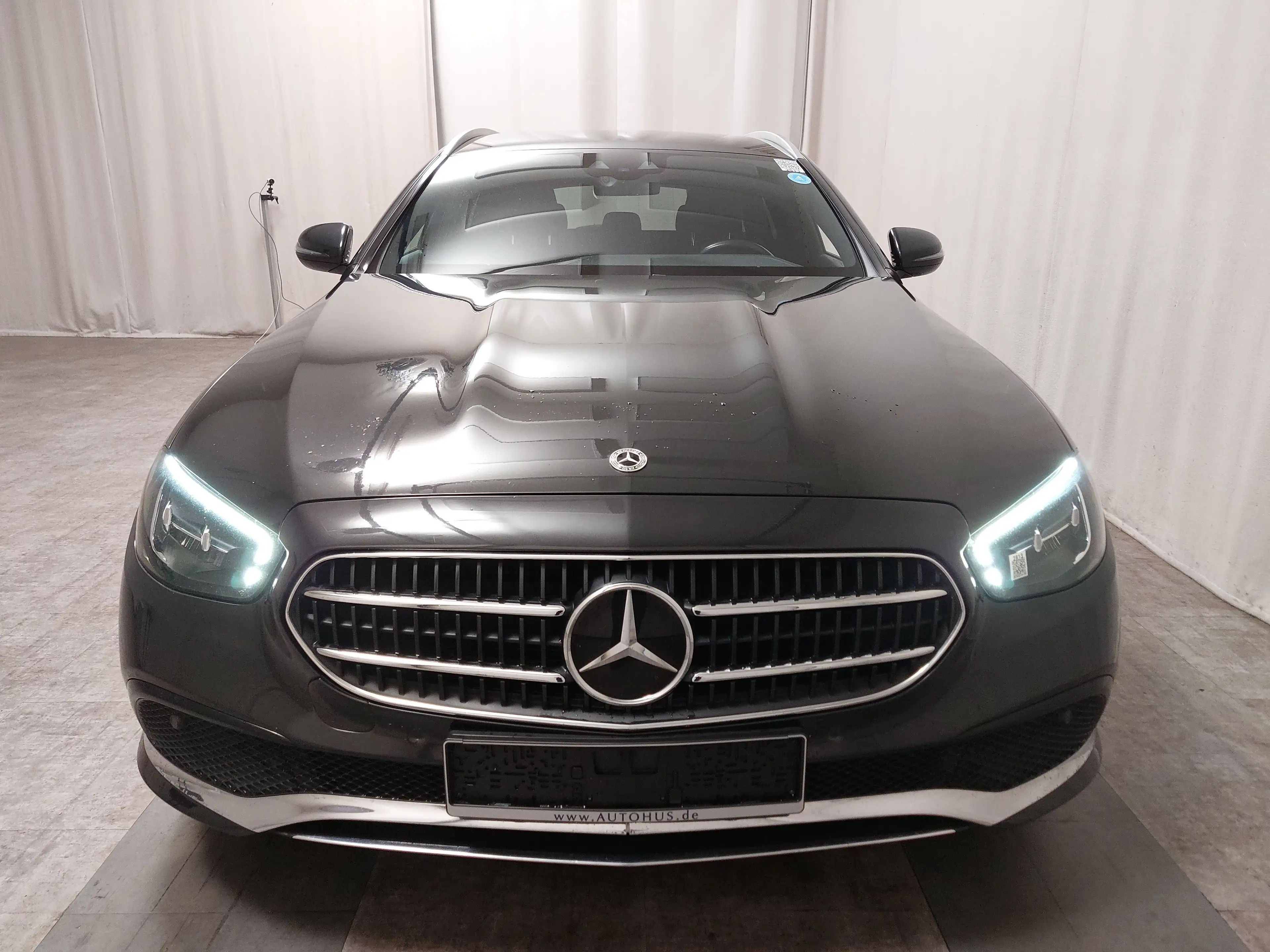 Mercedes-Benz E 300 E 300 NAVI TEMPO MFL SHZ VC KAMERA ACC LED MEMORY RFK — photo 9