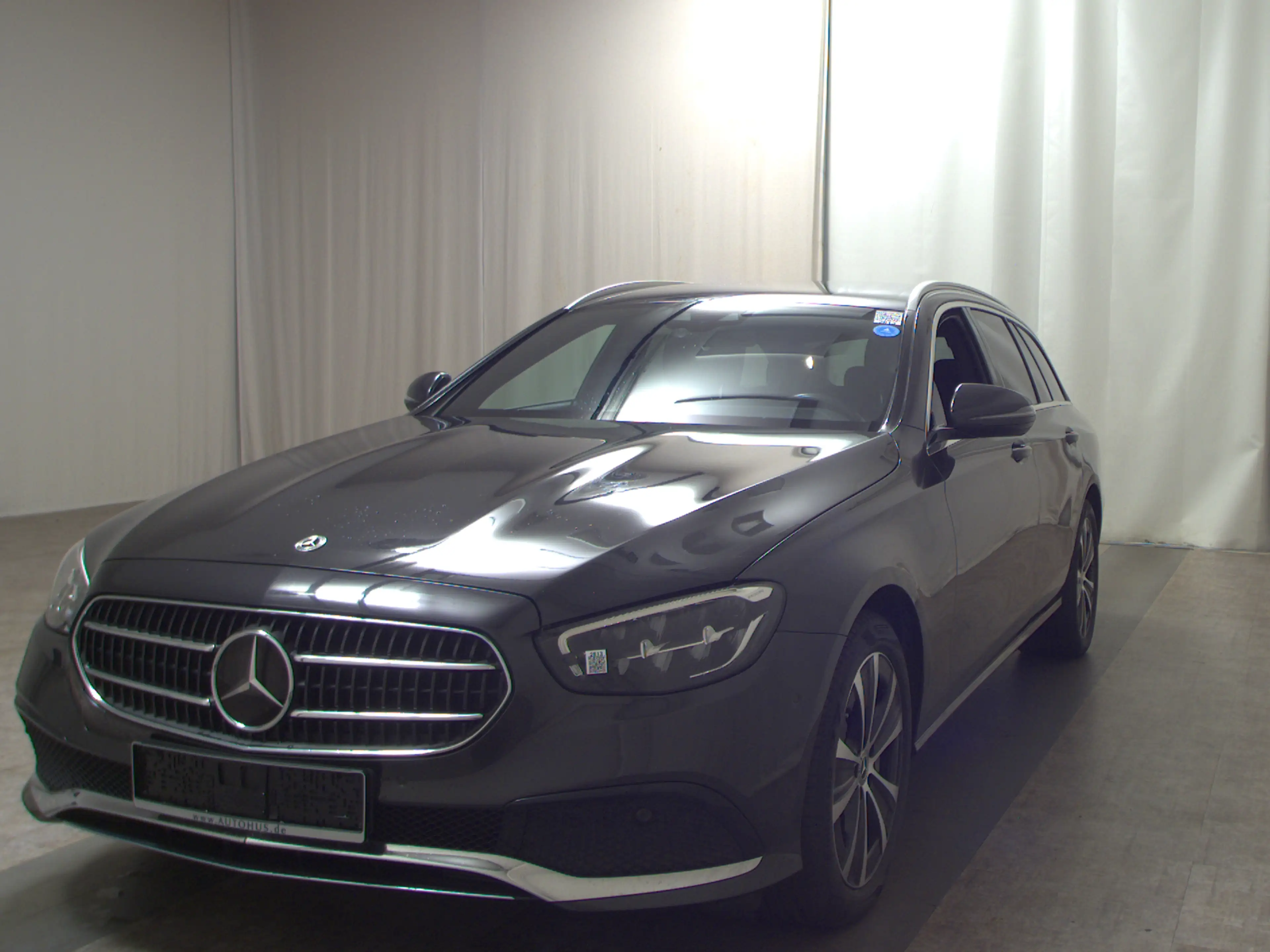 Mercedes-Benz E 300 E 300 NAVI TEMPO MFL SHZ VC KAMERA ACC LED MEMORY RFK — photo 2