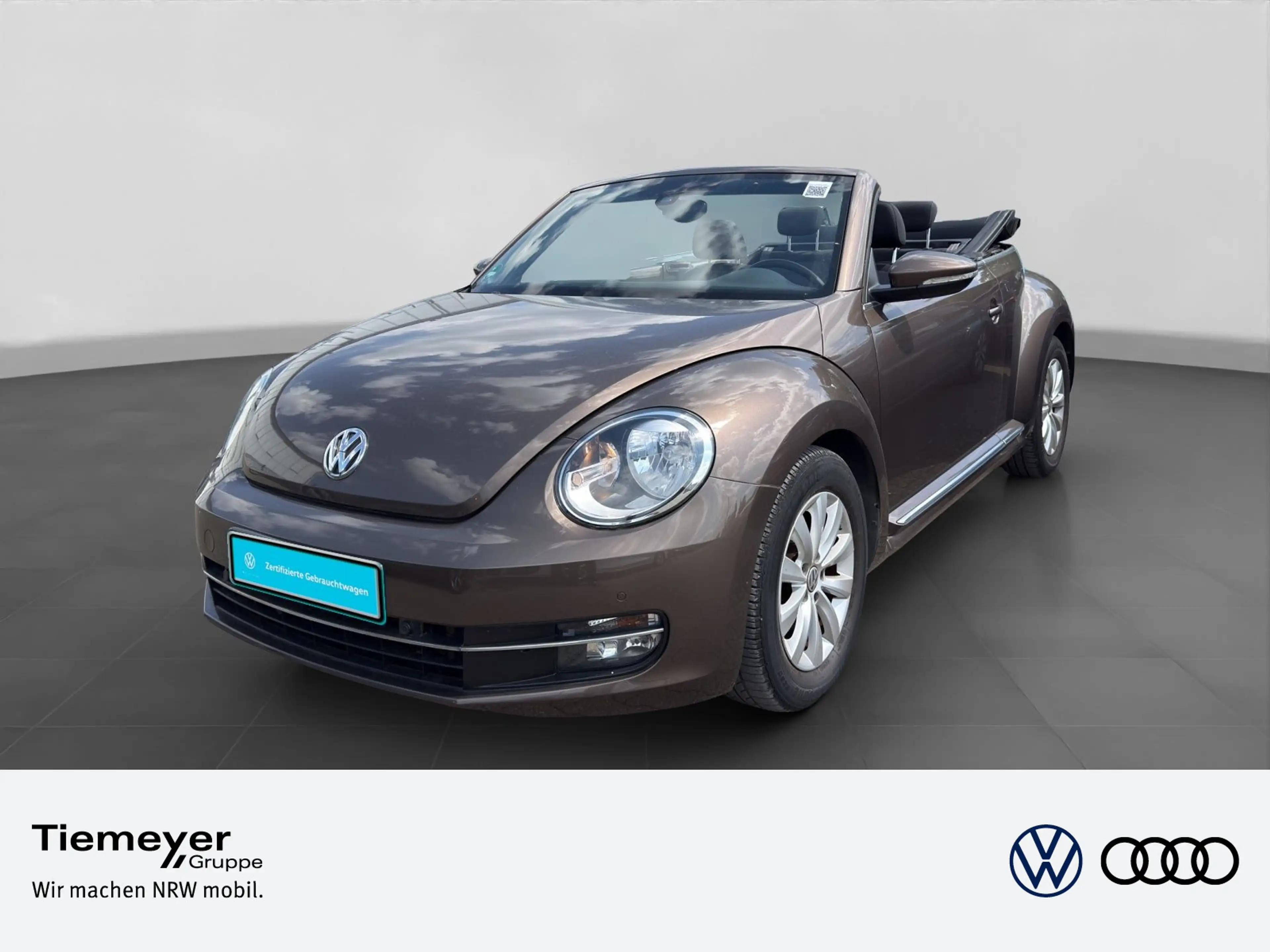 Volkswagen Beetle Cabrio 1.2 TSI DESIGN DASH-PAD APS+ LM16