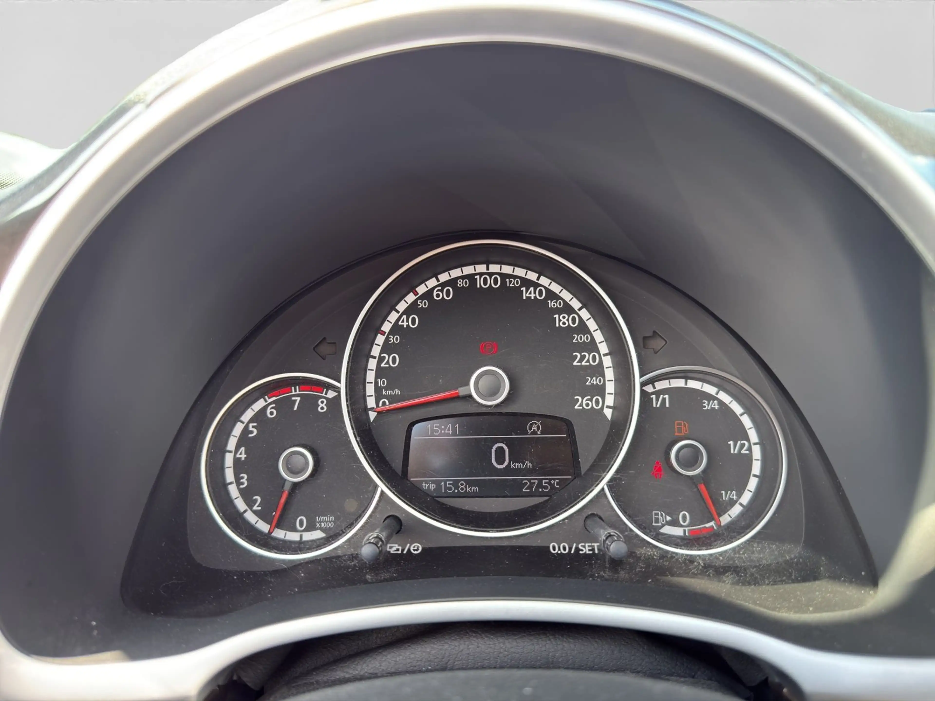 Volkswagen Beetle Cabrio 1.2 TSI DESIGN DASH-PAD APS+ LM16 — photo 10
