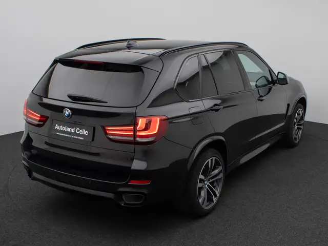 BMW X5 M view 7