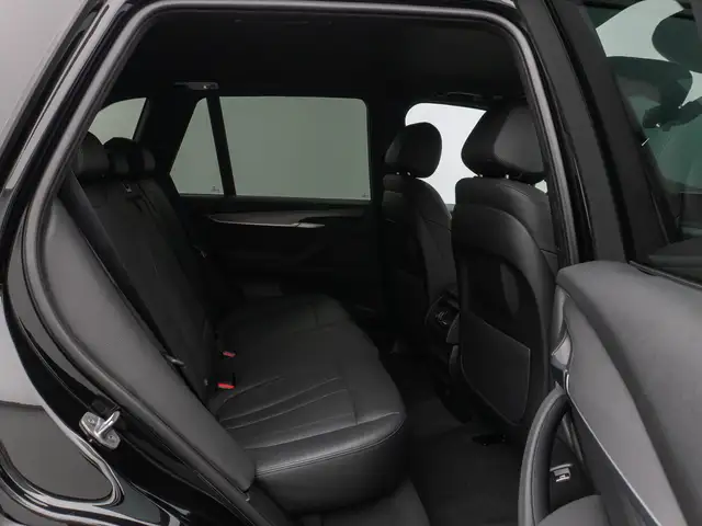 BMW X5 M view 26