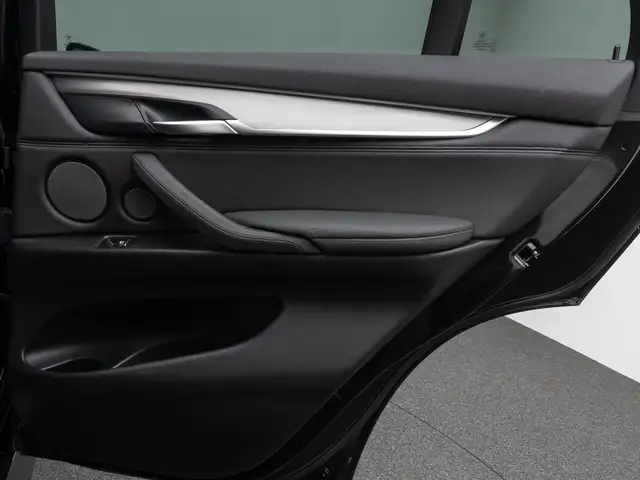 BMW X5 M view 30