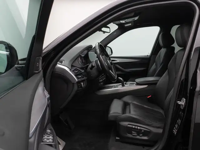BMW X5 M view 19