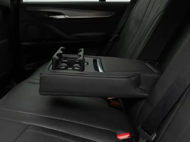 BMW X5 M view 27