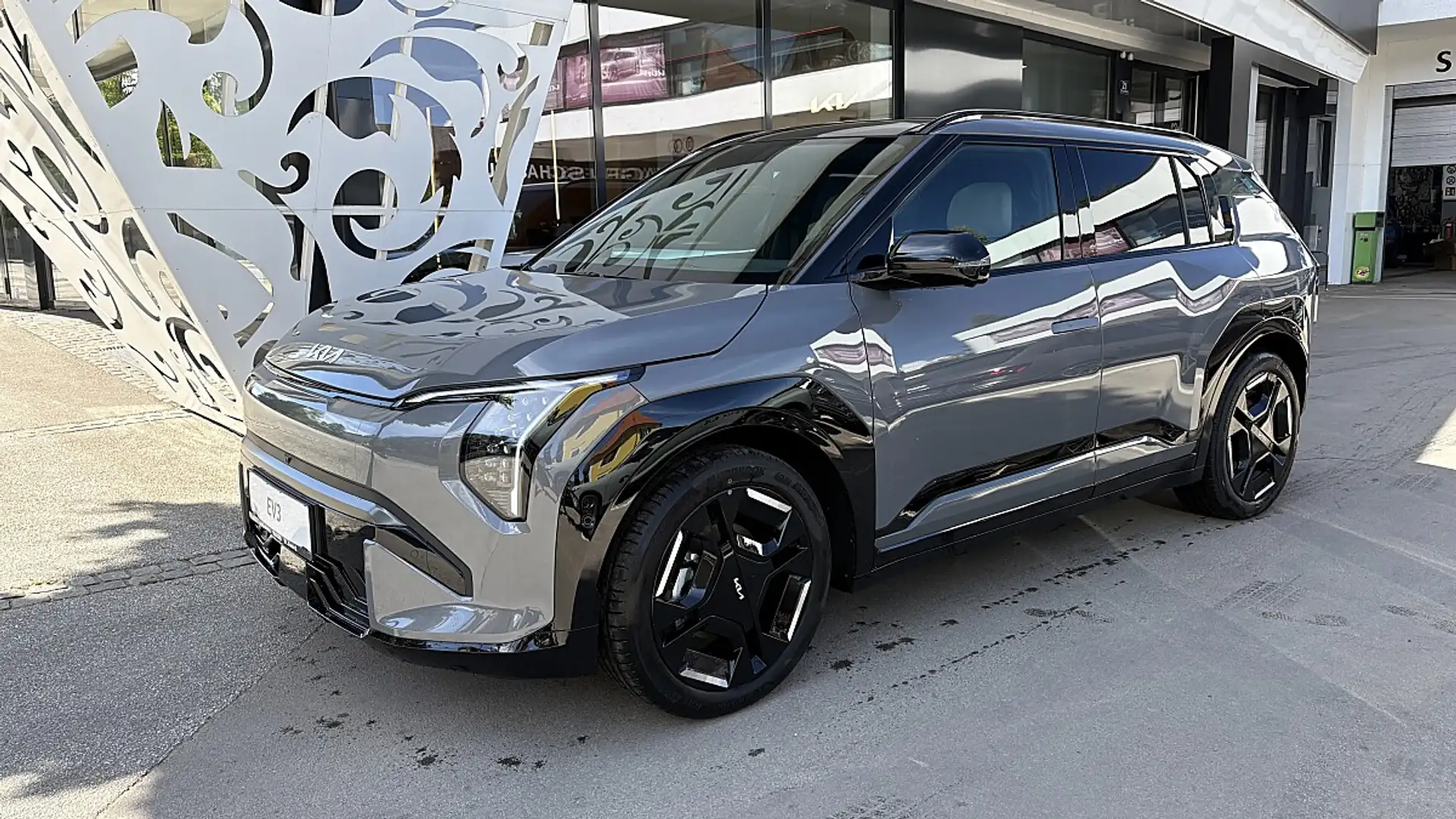 Kia EV3 AWD 81,4kWh GT-Line SD Grau - 1