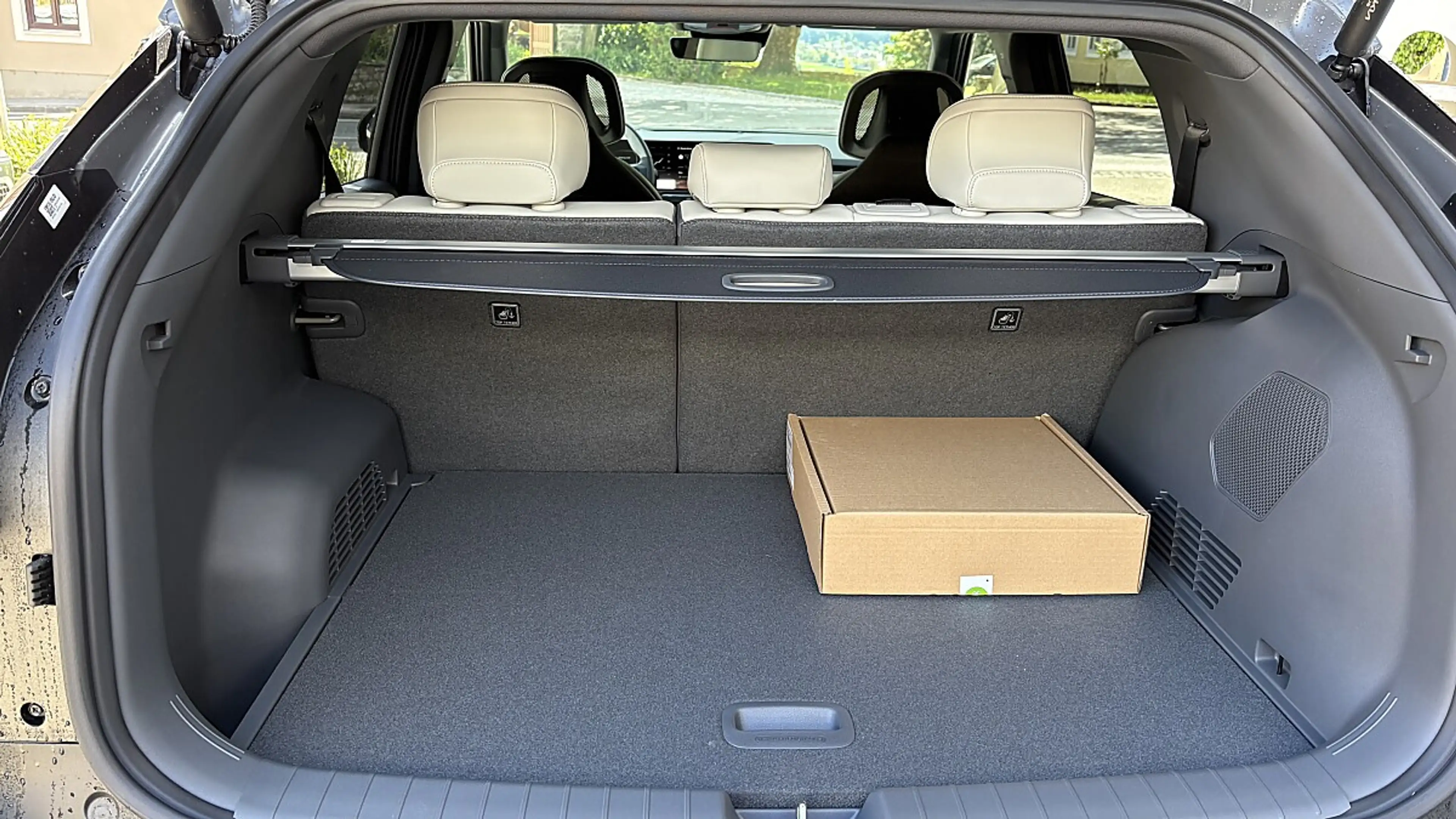 Kia EV3 AWD 81,4kWh GT-Line SD — photo 8