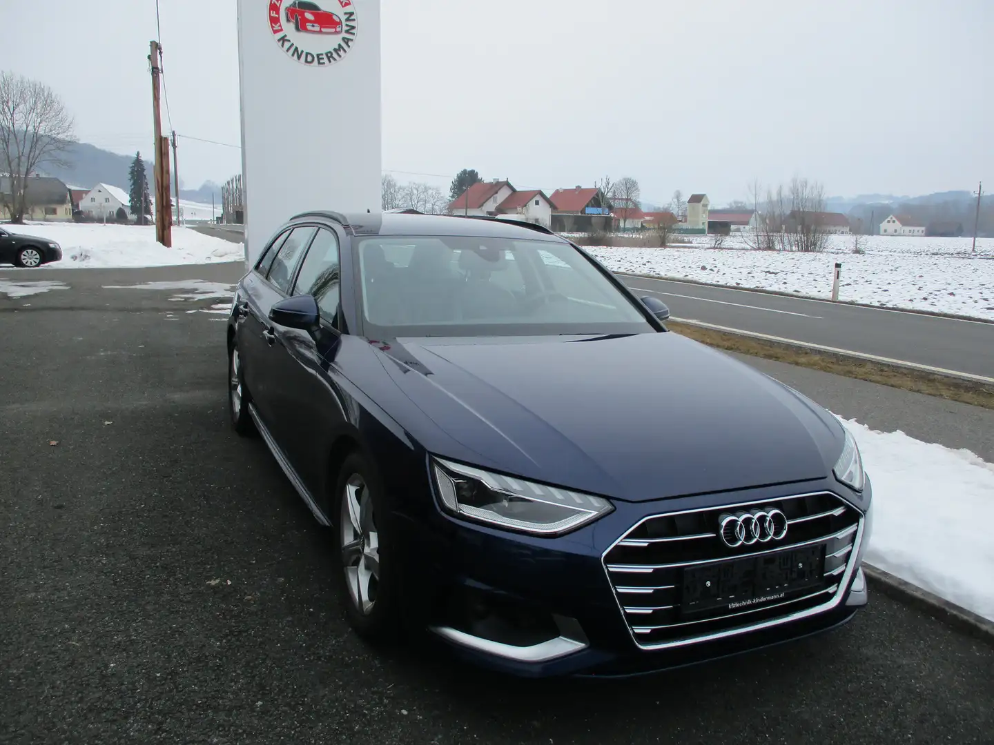 Audi A4 35 TDI advanced Blau - 1