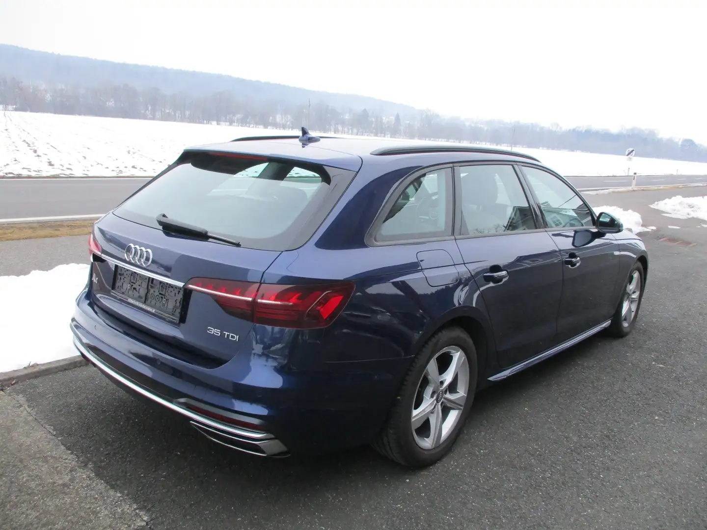 Audi A4 35 TDI advanced Blau - 2