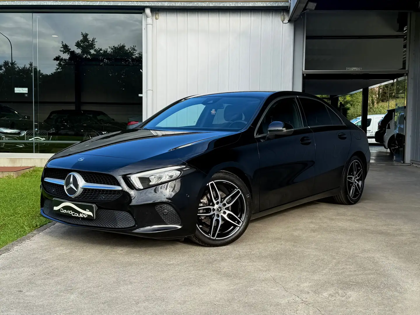 Mercedes-Benz A 180 Look AMG, Cam/PDC, CarPlay/Android Noir - 1