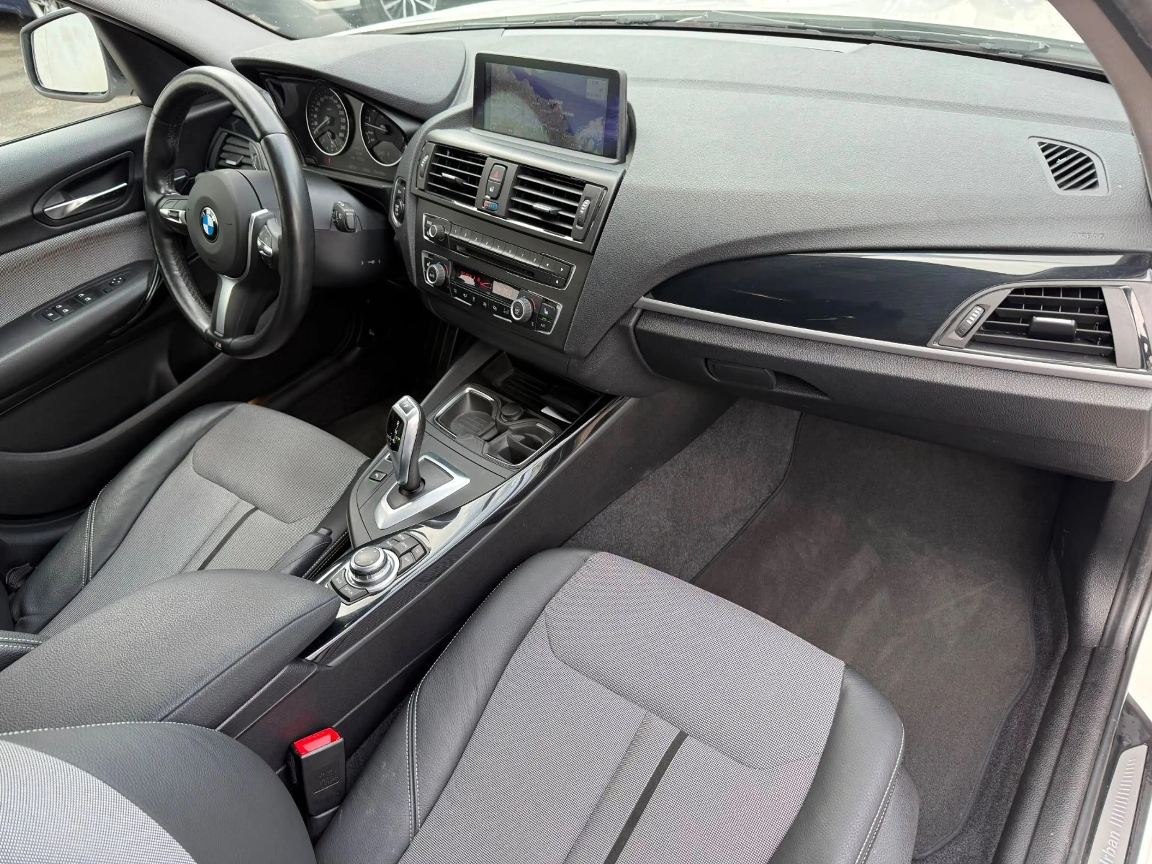 BMW 118 i Automatik*2.Hand*BiXenon*Navi*Kamera*AHK — photo 20