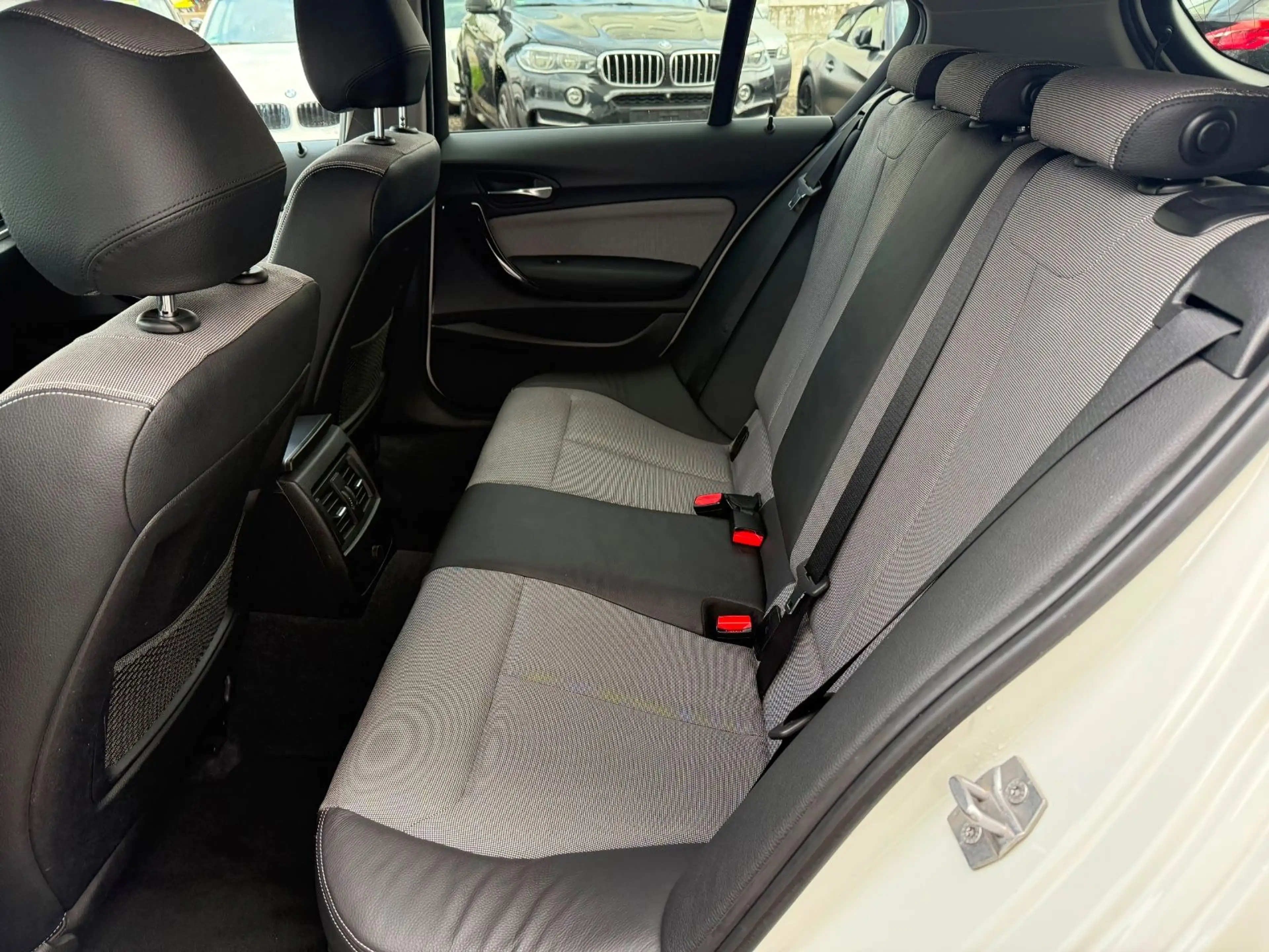 BMW 118 i Automatik*2.Hand*BiXenon*Navi*Kamera*AHK — photo 21