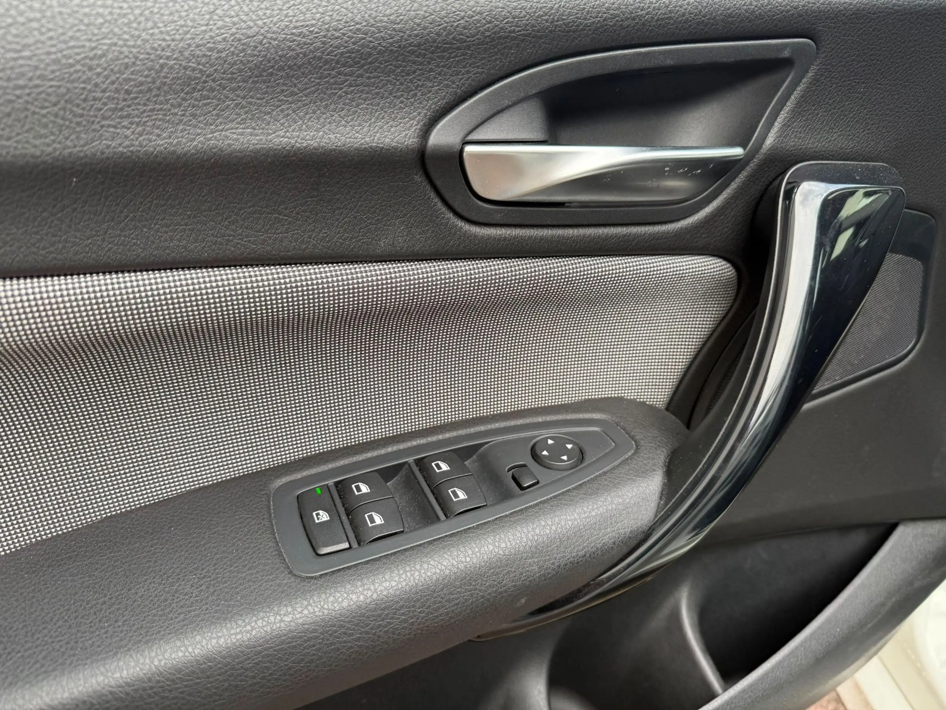 BMW 118 i Automatik*2.Hand*BiXenon*Navi*Kamera*AHK — photo 17