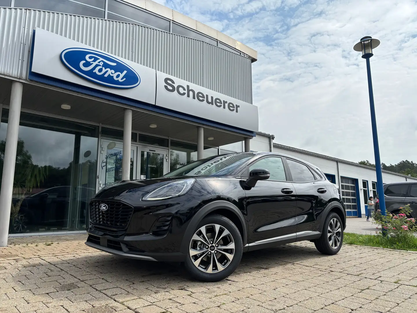 Ford Puma Titanium Schwarz - 1